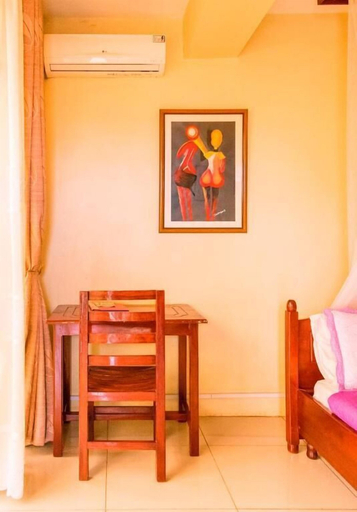 Bedroom 2, Kahondo Buffalo Hotel, Kampala