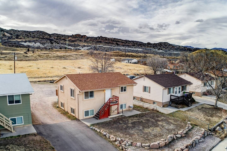 Exterior & Views 2, 2BR Hikers Dream Red Rocks Dog-friendly!, El Paso