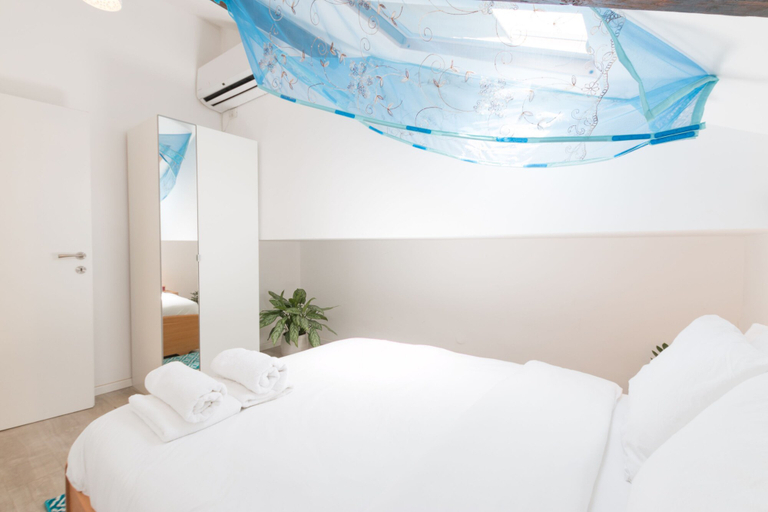 Bedroom 3, Gorgeous Apt in Neve Tzedek with Parking