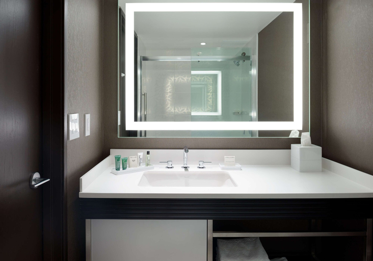 Bedroom 4, Hilton Woodland Hills / Los Angeles, Los Angeles