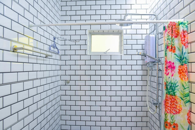 Bathroom 3, Lumut Cube Homestay Kontena, Manjung