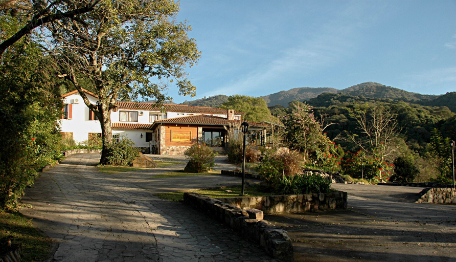 Exterior & Views