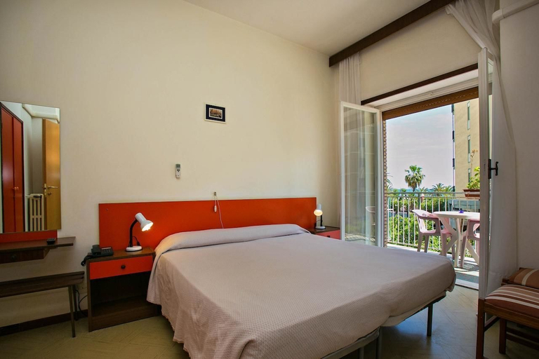 Bedroom 3, Hotel Antares, Ascoli Piceno
