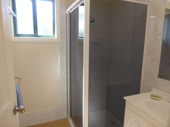 Bathroom 3, Port Lincoln Villas, Port Lincoln