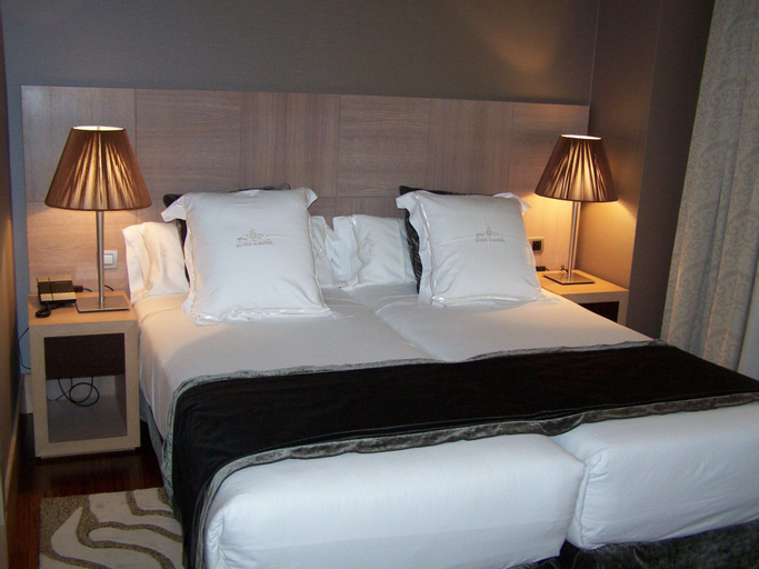 Bedroom 2, Washington Parquesol Suites & Hotel, Valladolid