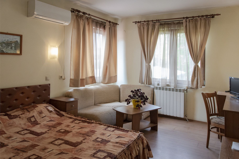 Bedroom 3, Medic Hotel, Stolichna