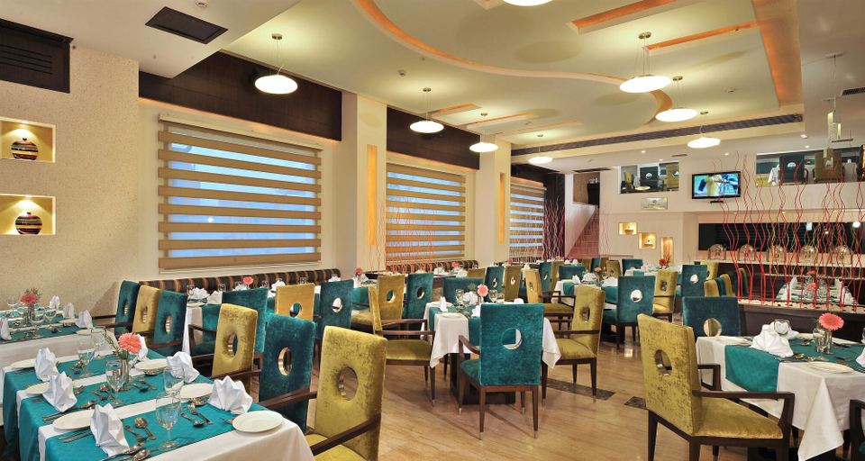 Food & Drinks 5, Best Western Maryland, Sahibzada Ajit Singh Nagar