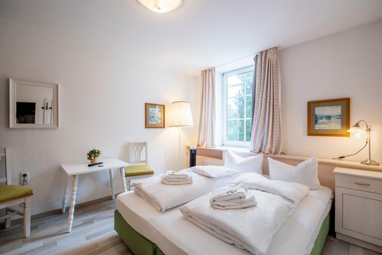 Bedroom 4, Hotel Villa Sisi, Starnberg