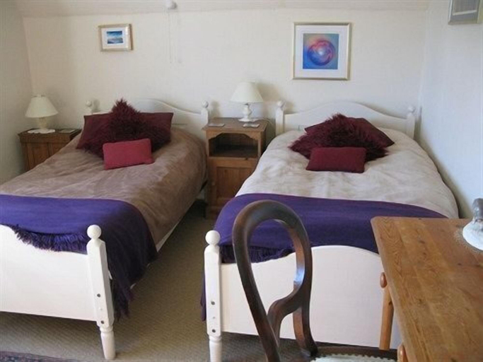 Bedroom 2, Avebury Life B&B, Wiltshire