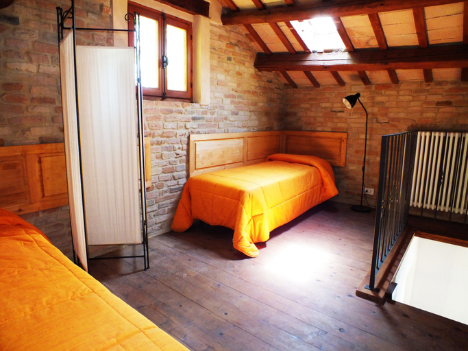 Bedroom 2, Agriturismo La Casa della Lavanda - Il Casale, Ancona