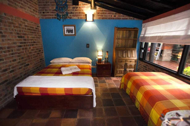 Bedroom, REFUGIO EXPLORA VERDE, Choachí