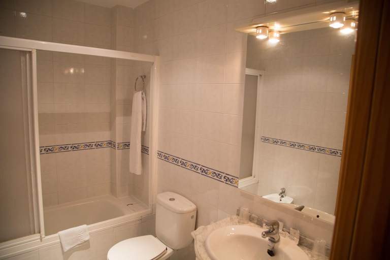 Bathroom 4, Hostal Acuario, Toledo