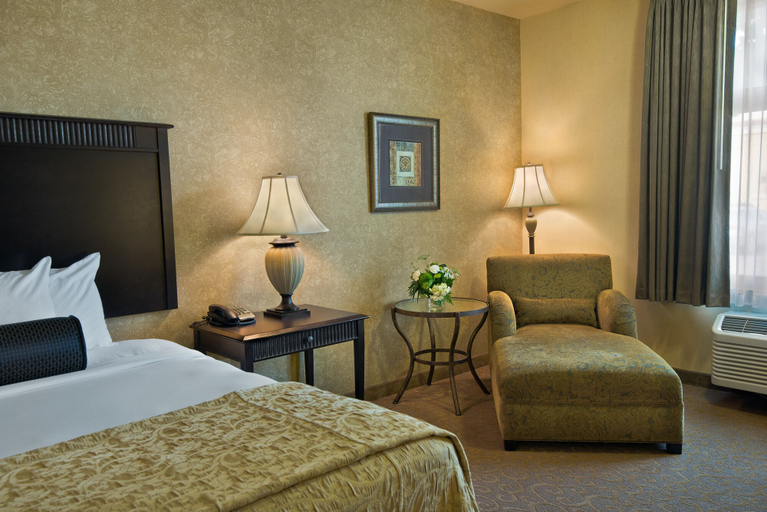 Bedroom 3, Oxford Suites Boise, Ada