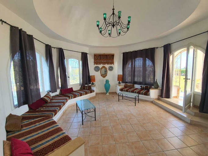 Others 5, Yasmine Maamoura Beach, Beni Khiar