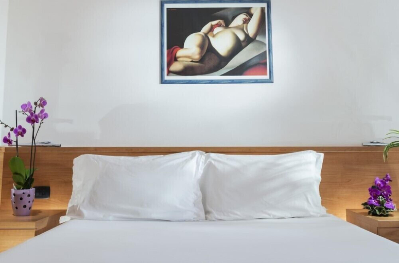 Bedroom 3, Aparthotel Esperya, Udine