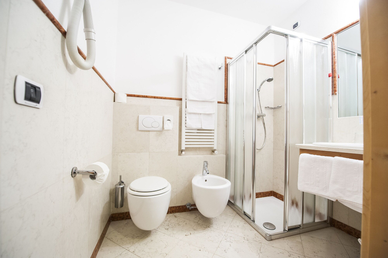 Bathroom 5, Hotel Touring Livigno, Sondrio