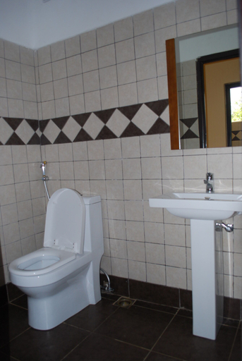 Bathroom 4, Nashera Hotel, Morogoro Urban