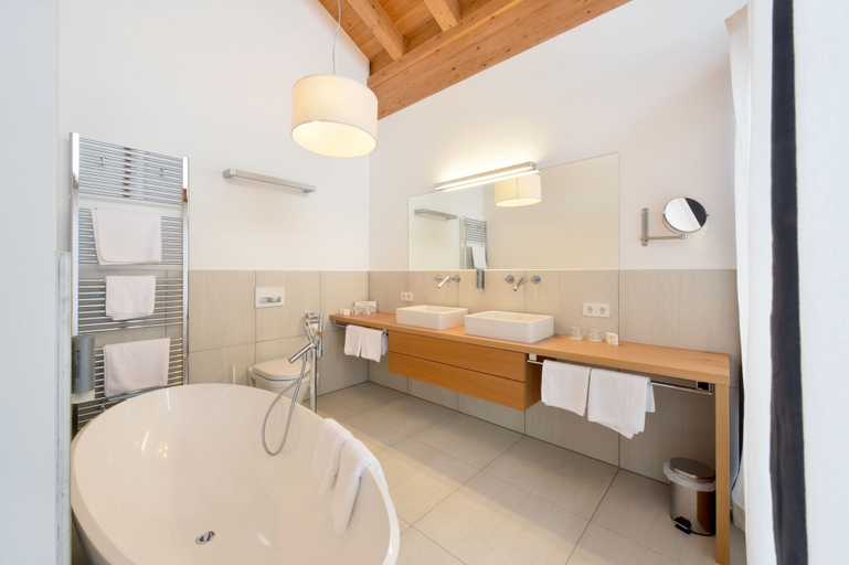 Bathroom 4, Mountains Chalets, Innsbruck Land