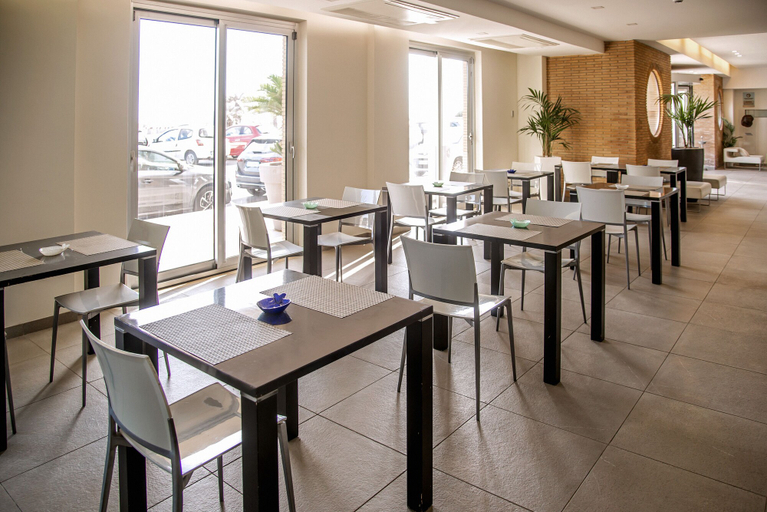 Food & Drinks 5, Smy Aran Blu Roma Mare, Rome