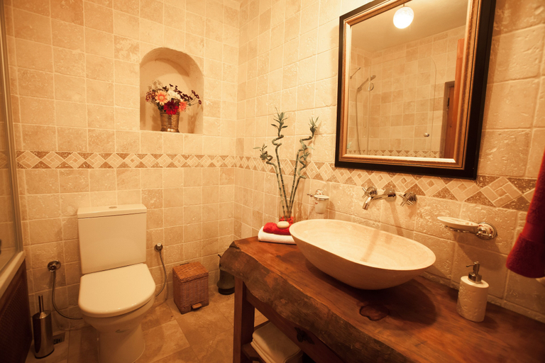 Bathroom 5, Hoyran Wedre, Kale