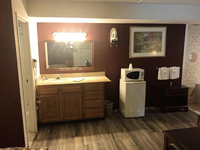 Bathroom 4, Americas Best Value Inn Pottstown, Montgomery