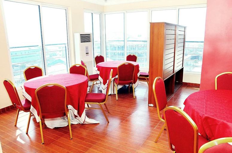 Food & Drinks 3, Georgetown Hotel, AbujaMun