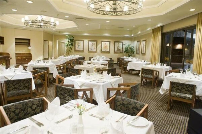 Food & Drinks, Black Mountain Leisure & Conference Hotel, Mangaung
