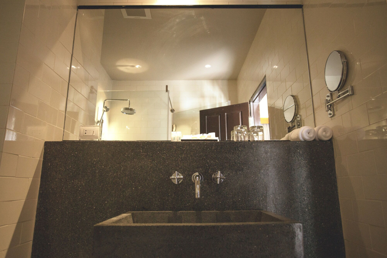 Bathroom 5, Sanakeo Boutique & Spa, Luang Prabang