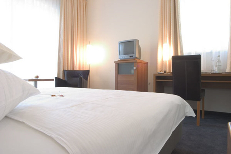 Bedroom 2, Stadthotel Crailsheim, Schwäbisch Hall