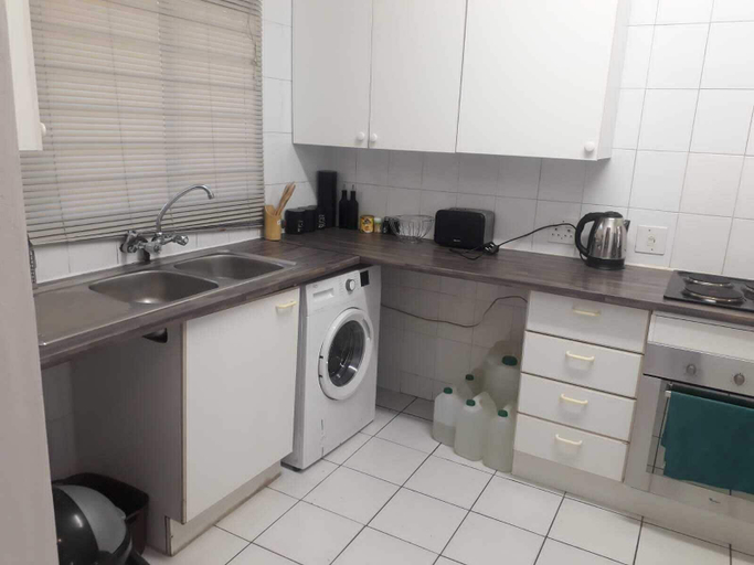 Others 5, Central Sandton Apartment, City of Johannesburg