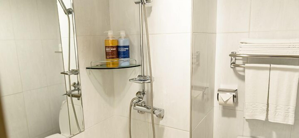 Bathroom 5, Rezion Tourist Hotel, Seogwipo