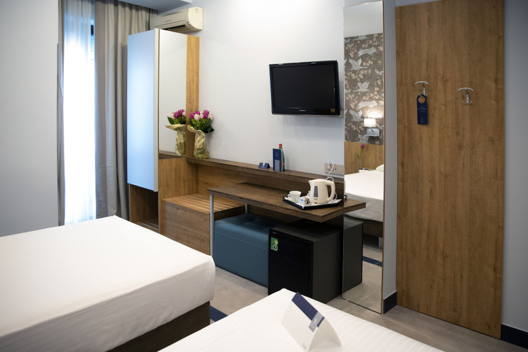 Bedroom 4, Hotel Palace, Salerno