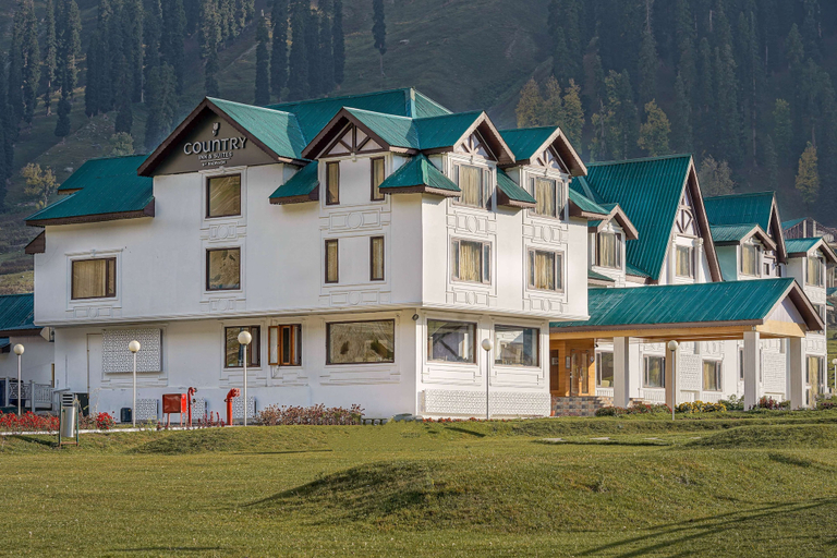 Exterior & Views