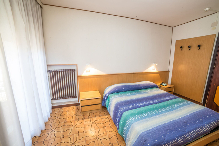 Bedroom 3, Grand Hotel Europa, L'Aquila