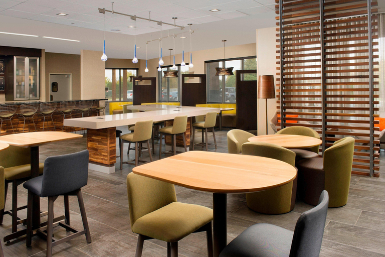 Food & Drinks 5, Courtyard Nashville SE/Murfreesboro, Rutherford