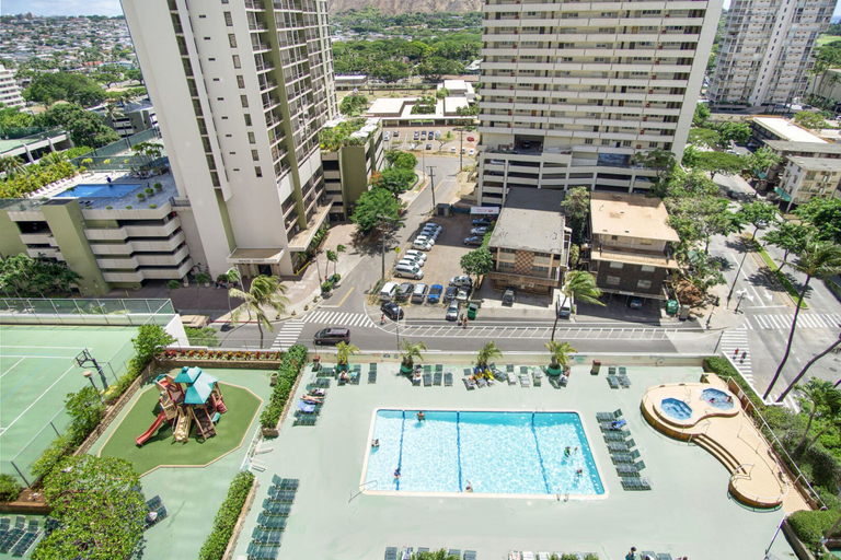Exterior & Views 2, Waikiki Banyan - Ocean View Tower 1 Suite 3209, Honolulu