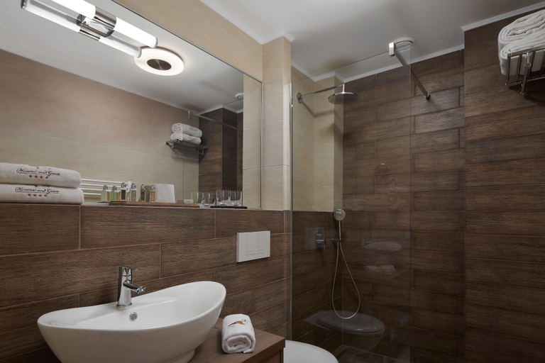 Bathroom, Honour and Grace Hotel, Karlovy Vary