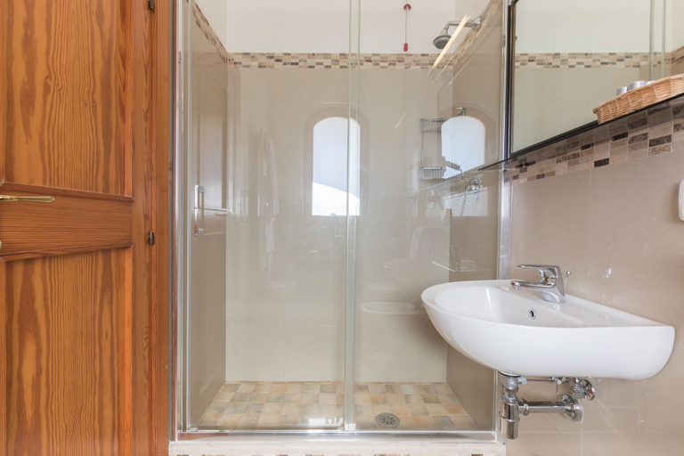 Bathroom 4, Masseria Sant'Anna, Bari