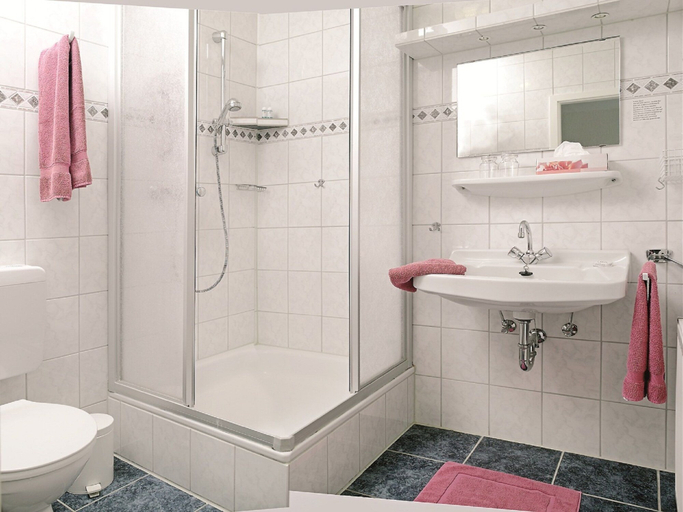 Bathroom 5, Gästehaus Spieker, Lippe