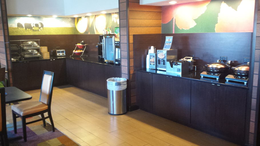 Food & Drinks 5, Wingate by Wyndham Gurnee, Lake