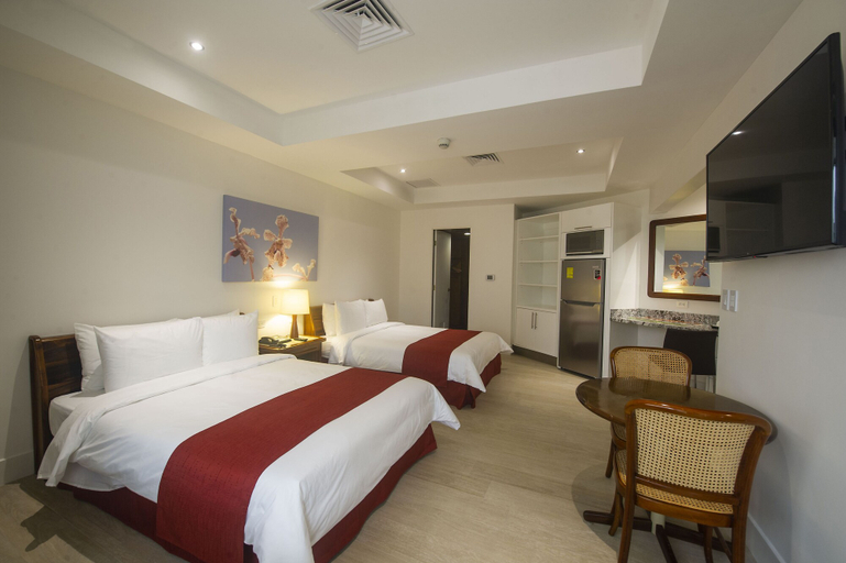 Bedroom 1, Balmoral Suites, San José