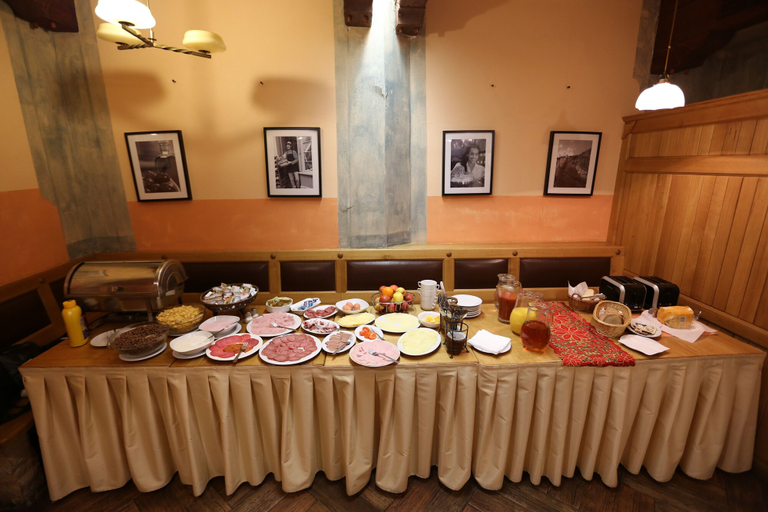 Food & Drinks 5, U Cervene Zidle, Praha 1