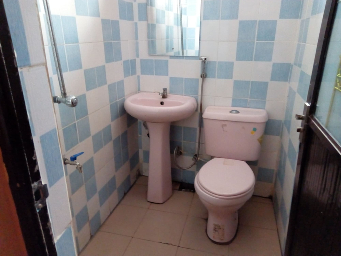 Bathroom 3, Gen-Preston Hotel & Suites, Ewekoro