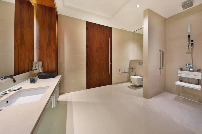 Bathroom 5, JW Marriott Marquis Hotel Dubai, Dubai