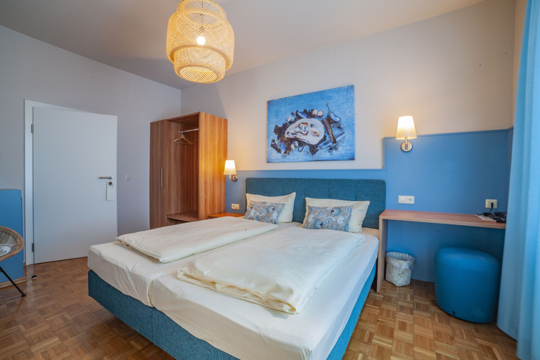 Bedroom 4, Stadthotel, Kaiserslautern