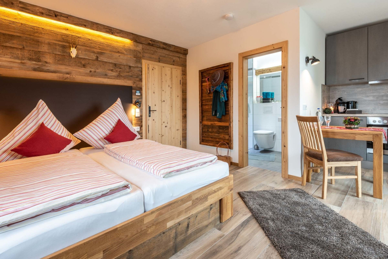 Bedroom 3, Pension & Appartements Wild, Miesbach