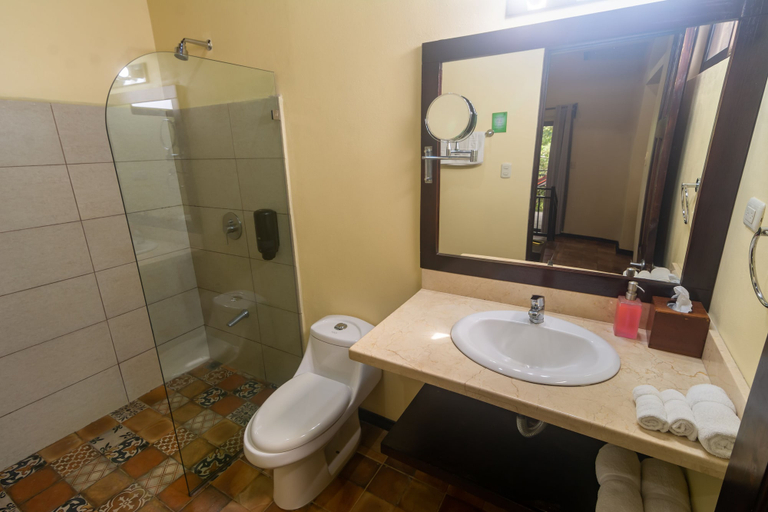 Bathroom 4, Rinconcito Lodge, Bagaces