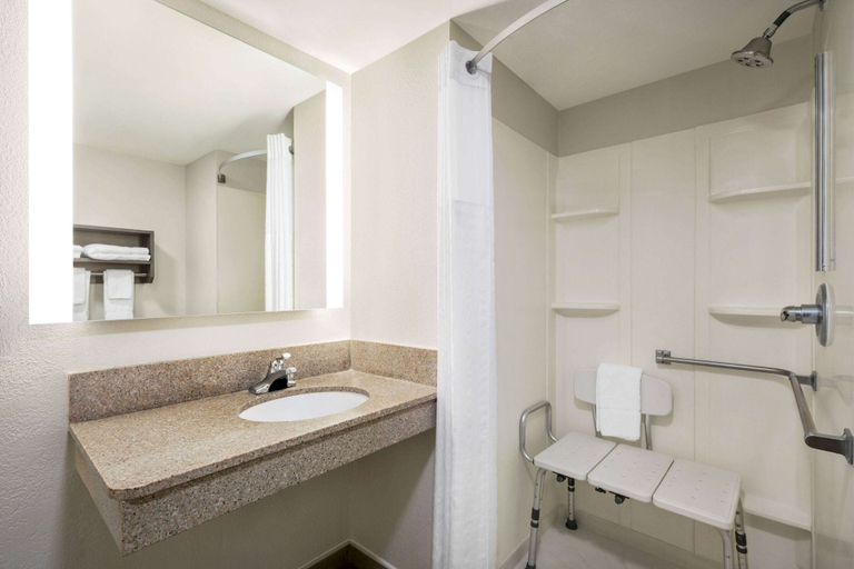 Bathroom 4, Ramada by Wyndham Allentown/Bethlehem, Lehigh