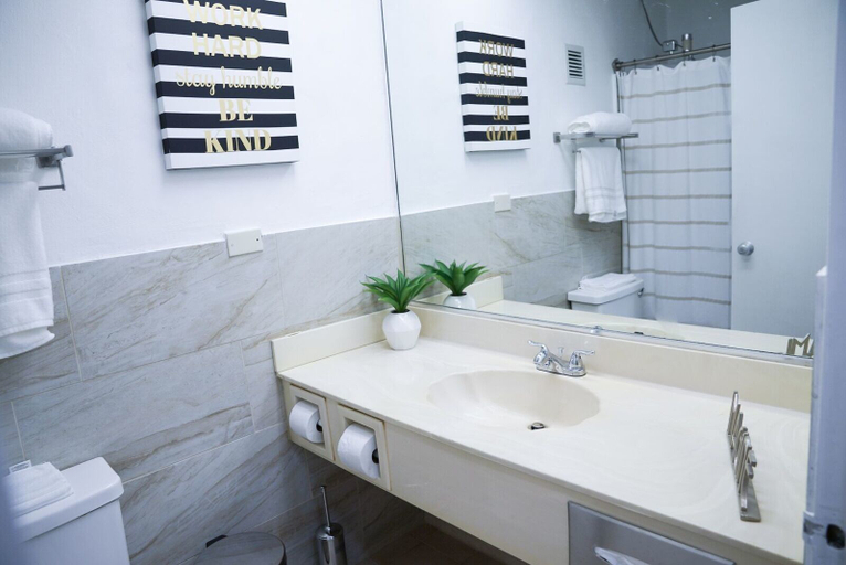 Bathroom 4, Caribbean Sea View Rental