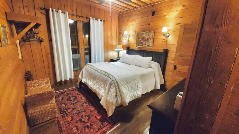 Bedroom 2, Lake Rabun Hotel & Restaurant, Rabun